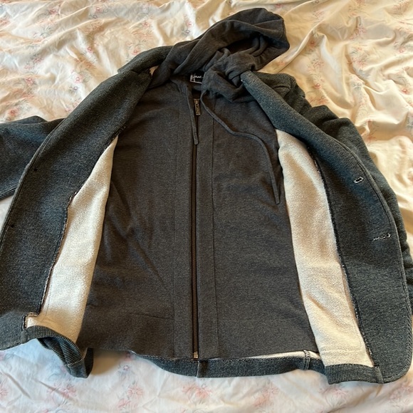 Men’s Large gray Howe zip-up and button-up jacket with hoodie attached inside - Picture 3 of 8